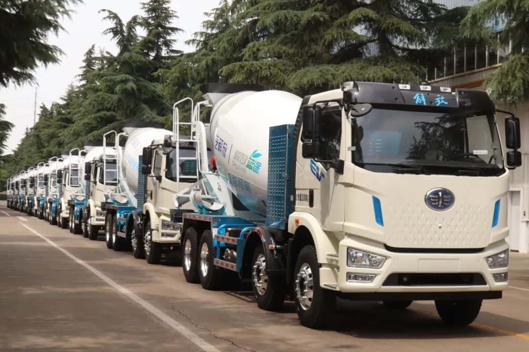 中集車輛新能源攪拌車，硬核助力西南地區(qū)重點(diǎn)工程建設(shè)