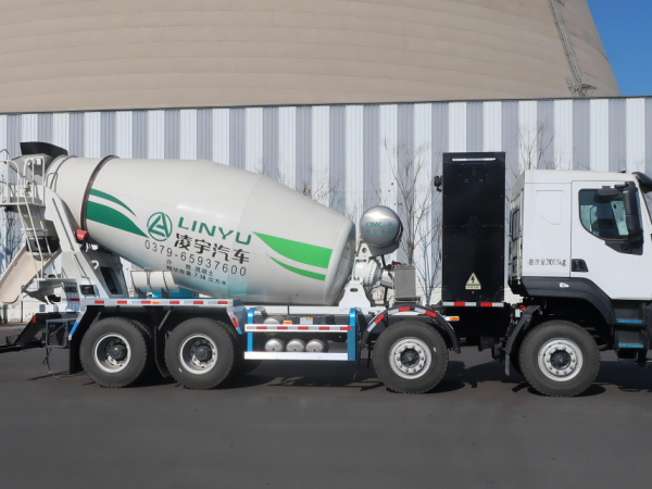 寶馬展榮耀見證，中集凌宇純電動(dòng)攪拌車斬獲“2024工程機(jī)械行業(yè)TOP10年度榜·明星產(chǎn)品質(zhì)量之星獎(jiǎng)”