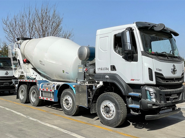 春暖花開，發(fā)車愉快！60臺(tái)凌宇攪拌車奔赴市場(chǎng)，助力客戶發(fā)展