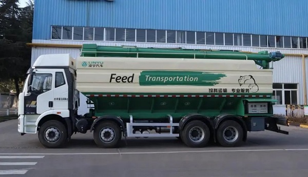 散裝飼料運輸車的特點介紹！