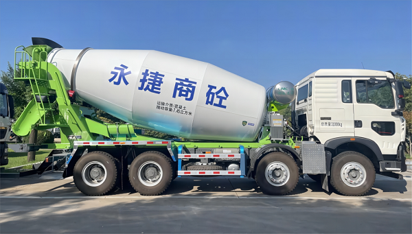 【發(fā)車新聞】重汽&凌宇攪拌車交付客戶！