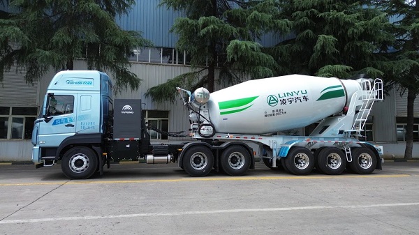 【發(fā)車新聞】燈與河川，夏日人間，凌宇新能源半掛攪拌車批量交付客戶！