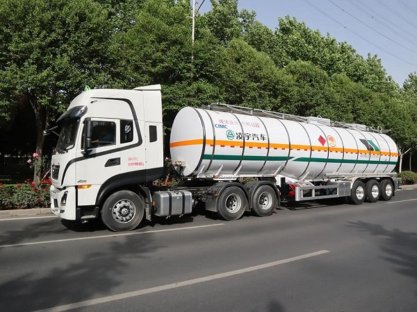 再掀發(fā)車(chē)熱潮，130臺(tái)凌宇液罐車(chē)批量發(fā)往寧夏