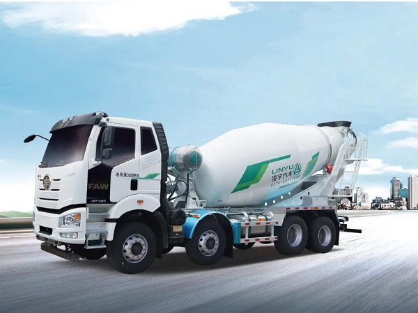 新突破，新里程！中集凌宇30臺(tái)法規(guī)版攪拌車(chē)交付貴州大客戶(hù)