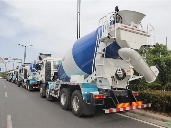 夏日炎炎，凌宇超甜！60臺(tái)“藍(lán)胖子”奔赴華南