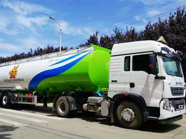 顏值實(shí)力雙在線，出口罐車(chē)很搶眼！