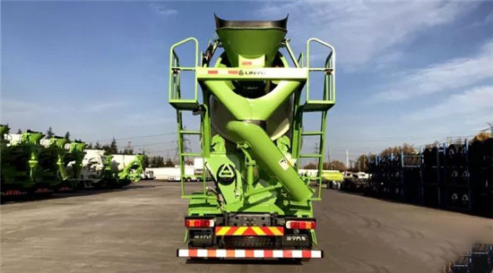 中集凌宇新一代智匯版攪拌車(chē)，劍指2018市場(chǎng)