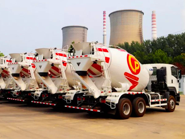 攪拌車銷售一手播報(bào)：又一批凌宇攪拌車揚(yáng)帆海外！